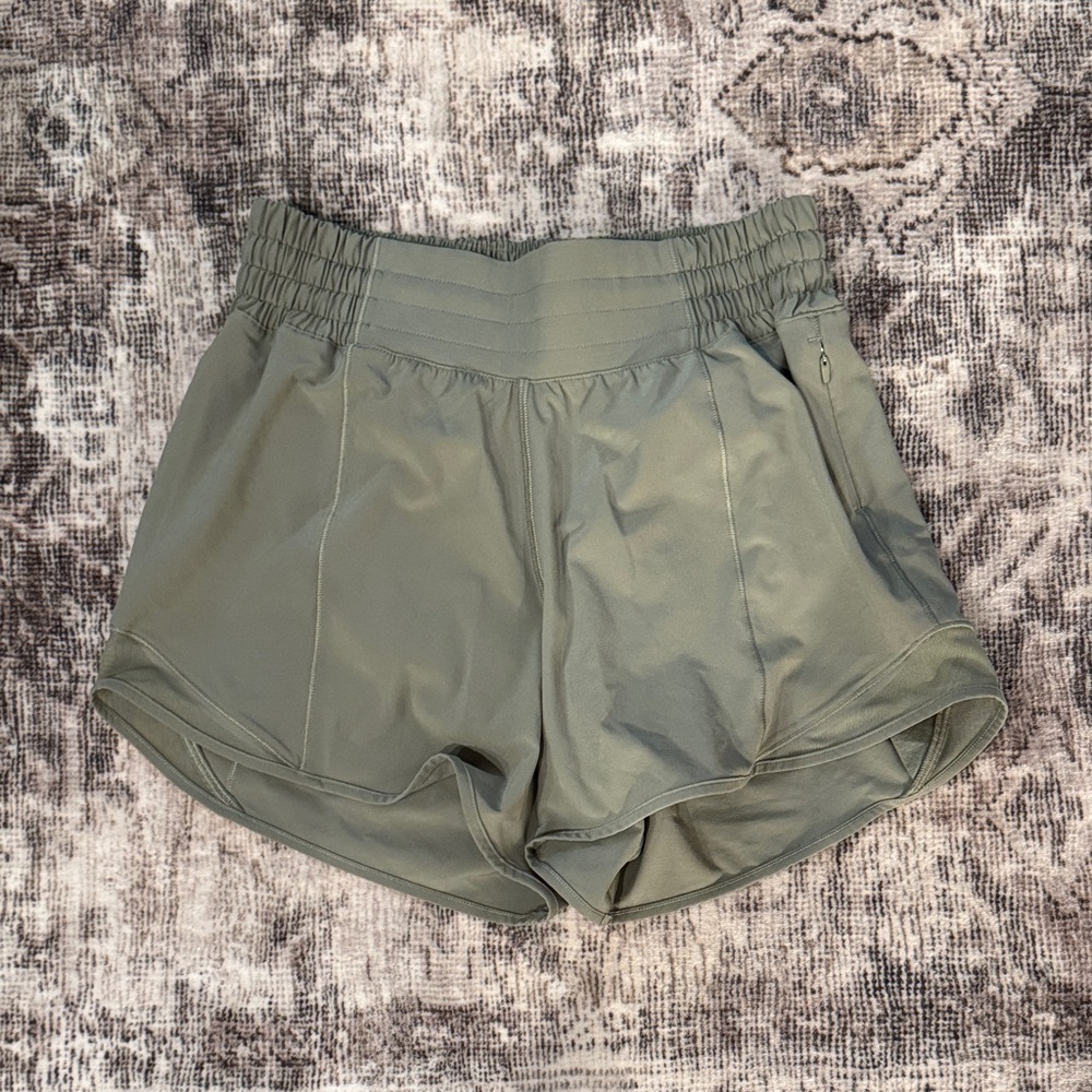 Lululemon Hotty Hot Hi-Rise 4”